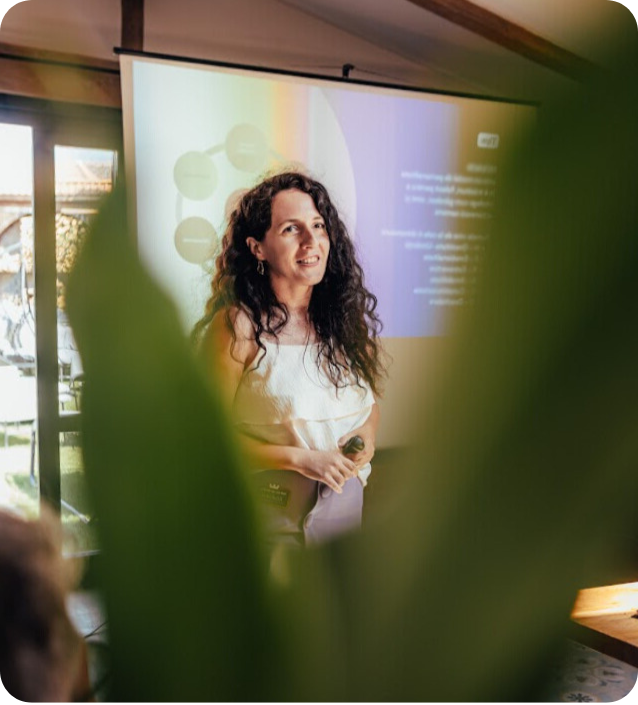 Vrei să discutăm despre cum culorile, emoţiile şi designul transformă un brand? - Emoții și Culori